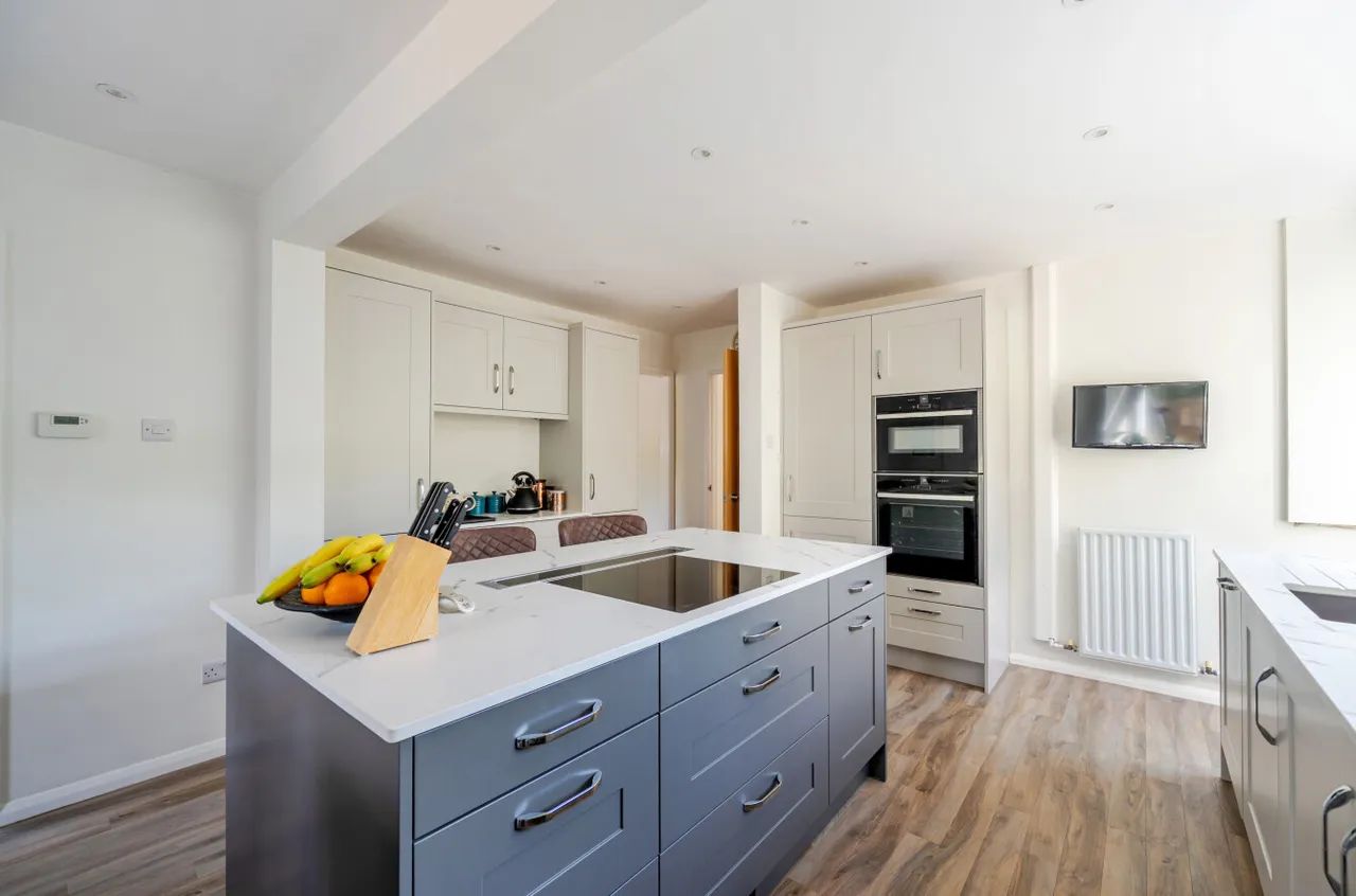 Ellis Farm Close, Woking, GU22, photo 4