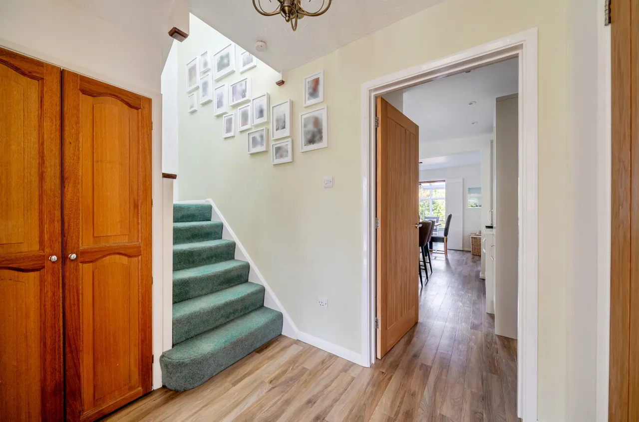 Ellis Farm Close, Woking, GU22, photo 19