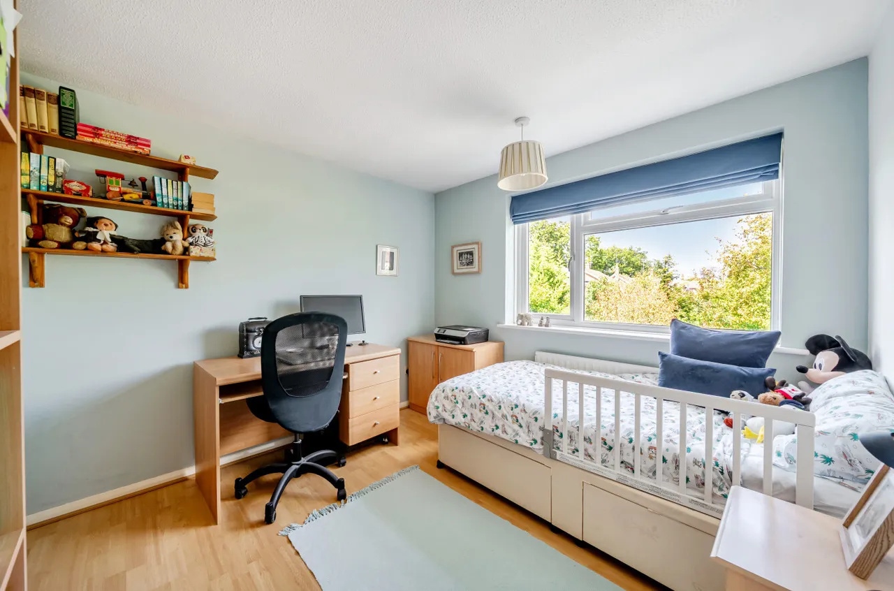 Ellis Farm Close, Woking, GU22, photo 24