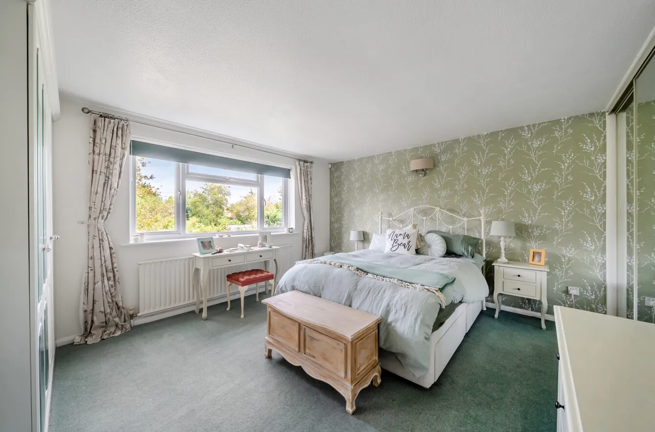 Ellis Farm Close, Woking, GU22, photo 22