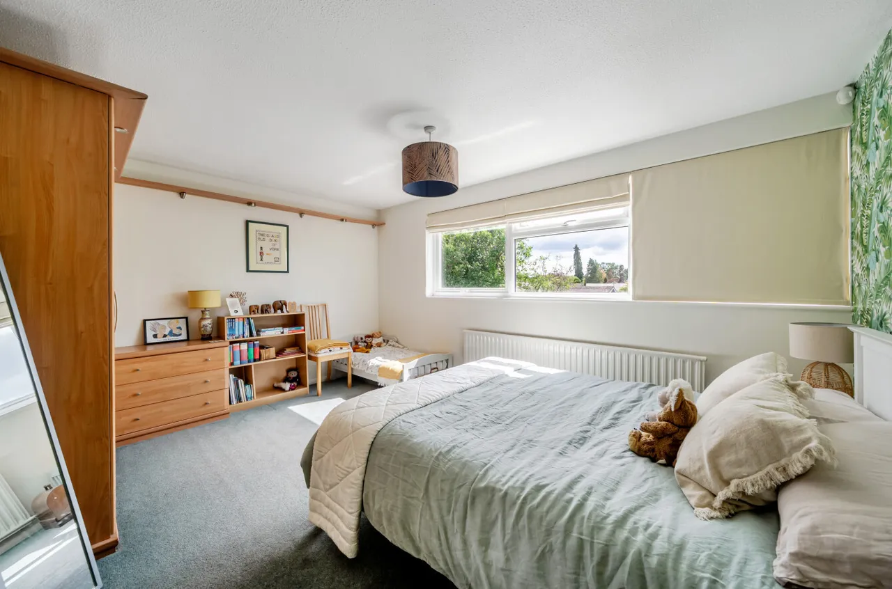 Ellis Farm Close, Woking, GU22, photo 23