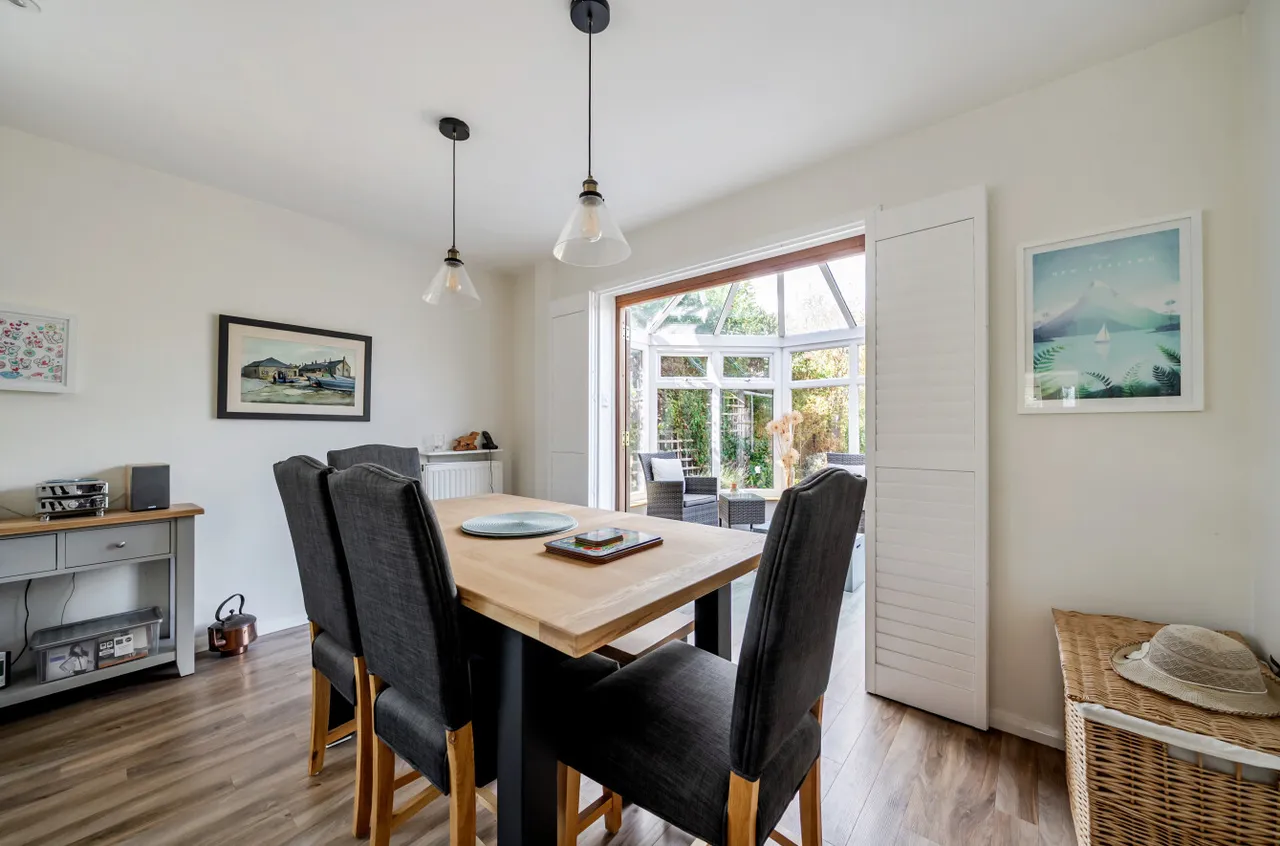 Ellis Farm Close, Woking, GU22, photo 11