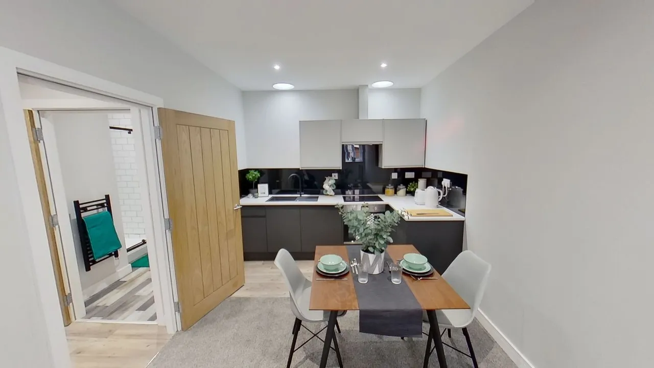 2 bed flat to rent, Lake Street, Nottingham, NG7