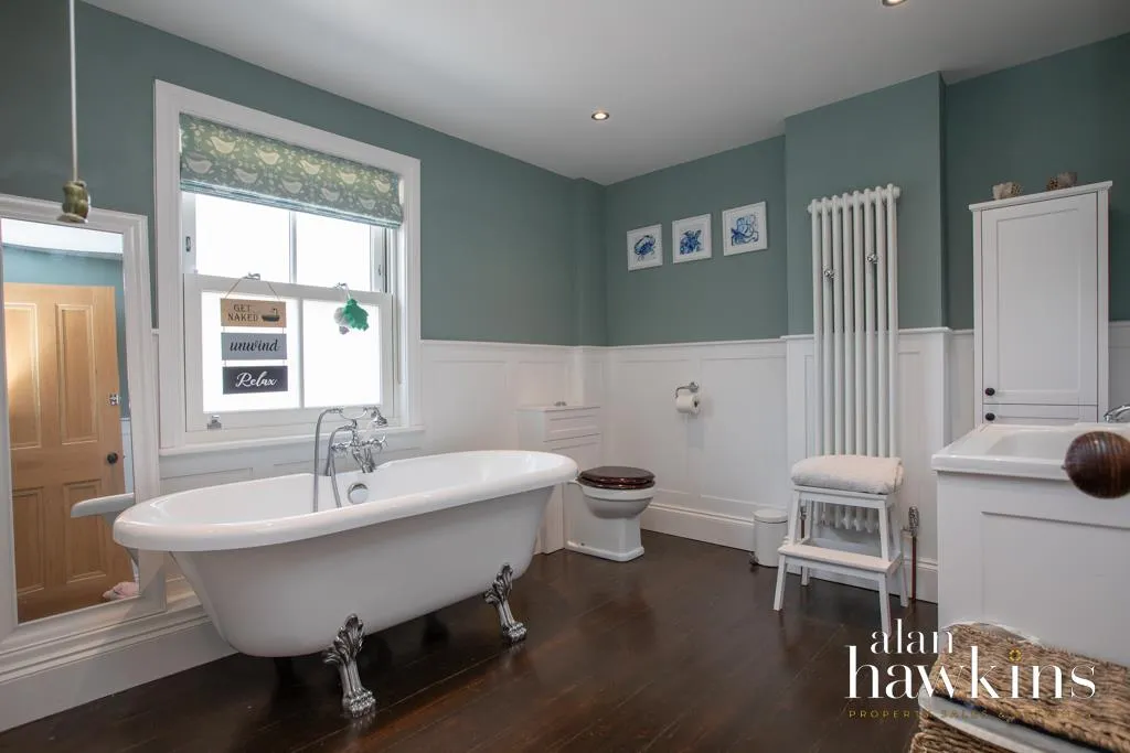 Bradenstoke, SN15, photo 12