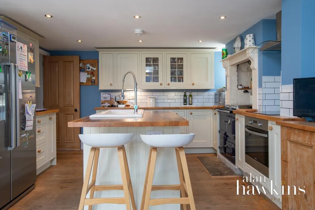 Bradenstoke, SN15, photo 6