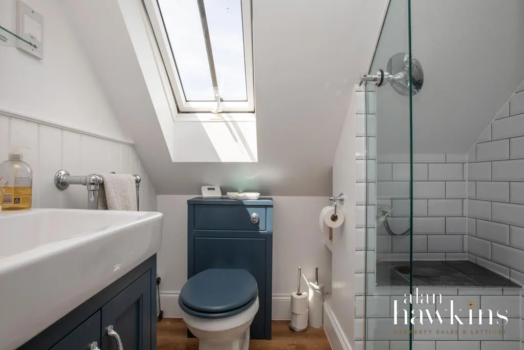 Bradenstoke, SN15, photo 19