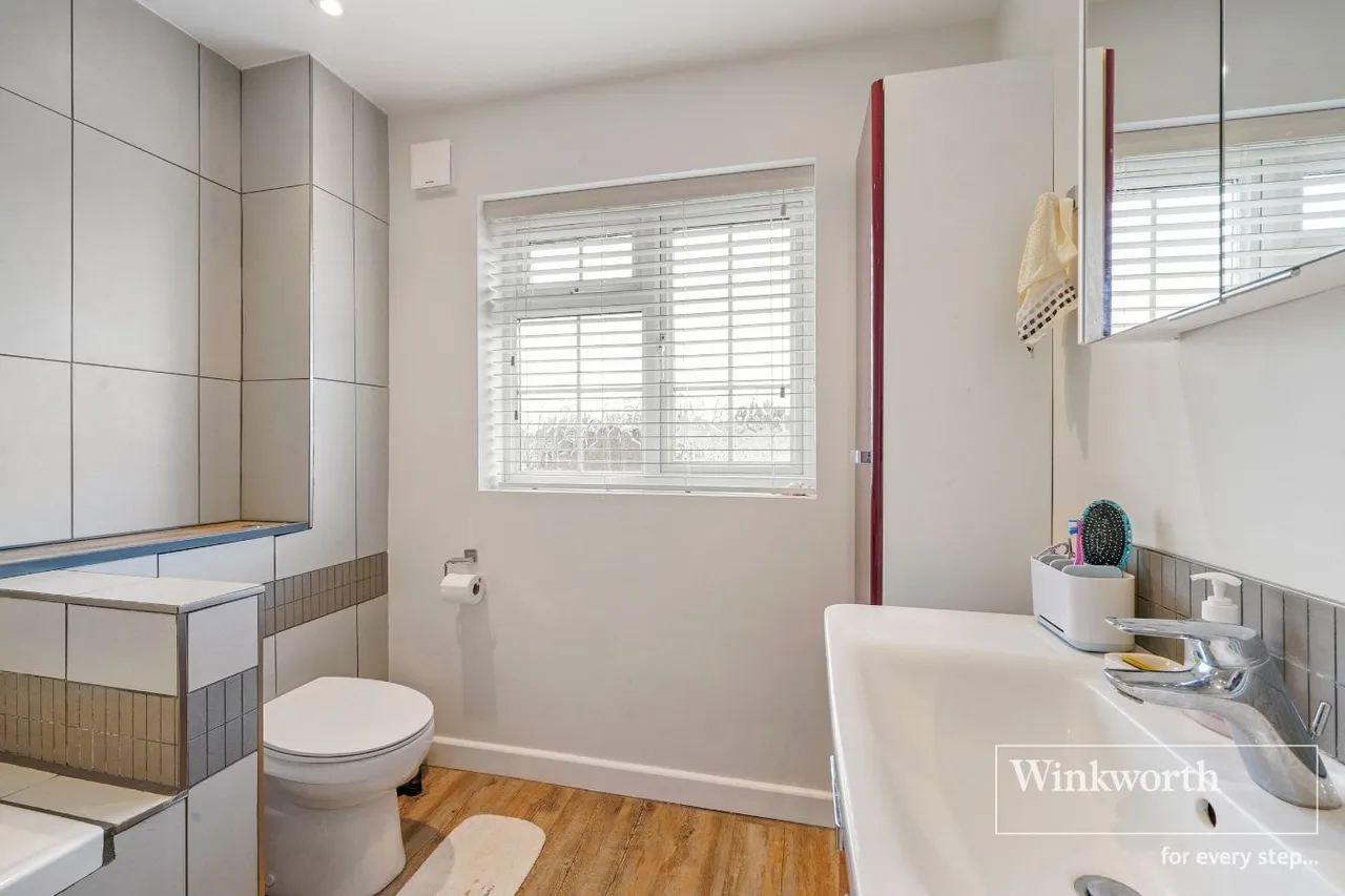 -Springpark Drive, Beckenham, BR3, photo 5