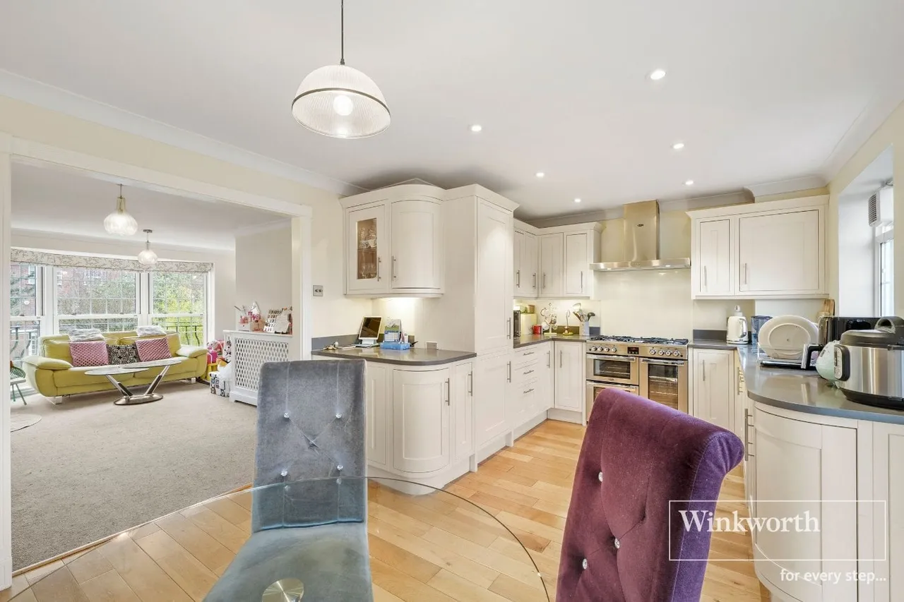 -Springpark Drive, Beckenham, BR3, photo 8