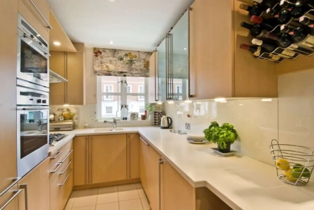 Oak Lodge, Kensington Green, W8, photo 2