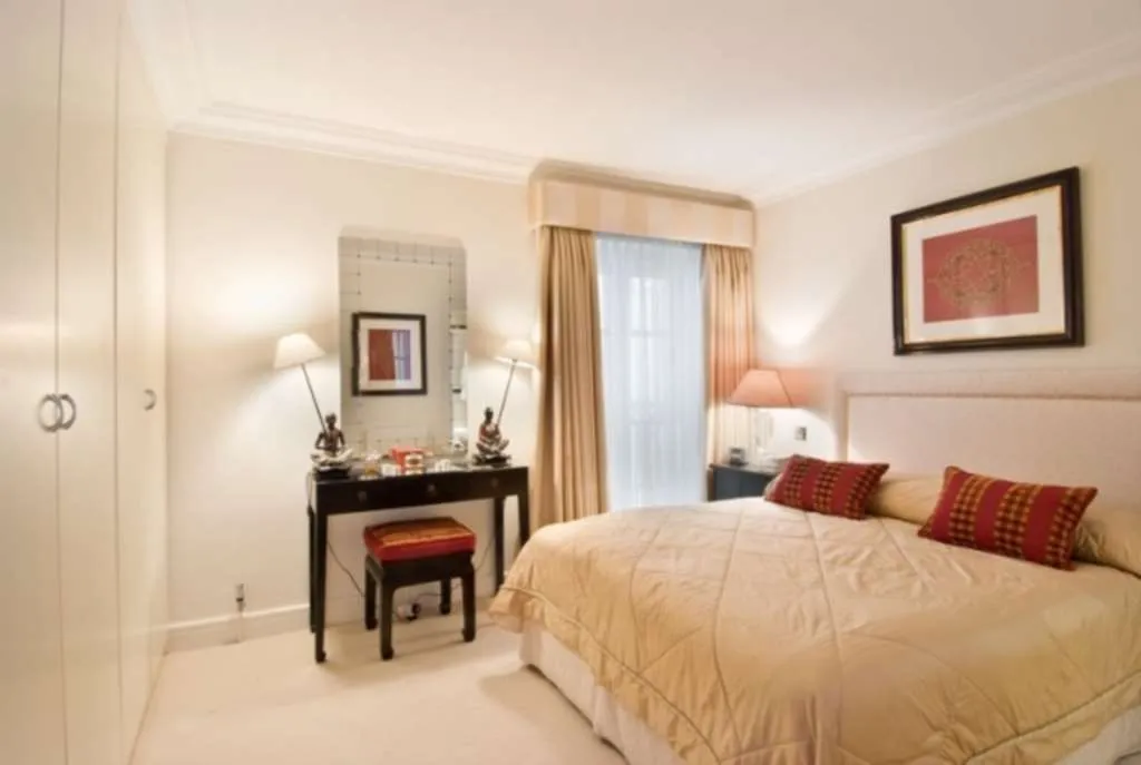 Oak Lodge, Kensington Green, W8, photo 4