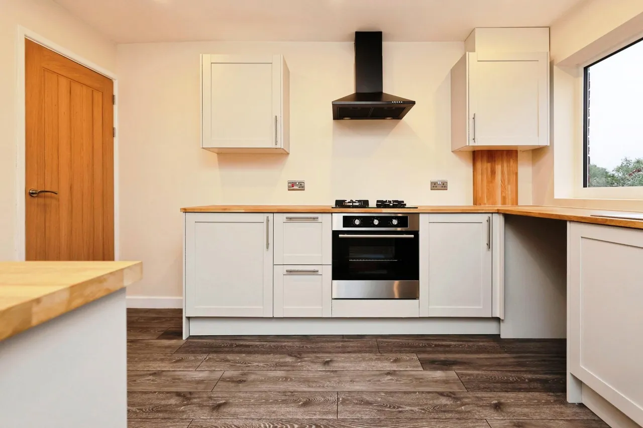 Cedar Avenue, Malvern, WR14, photo 6