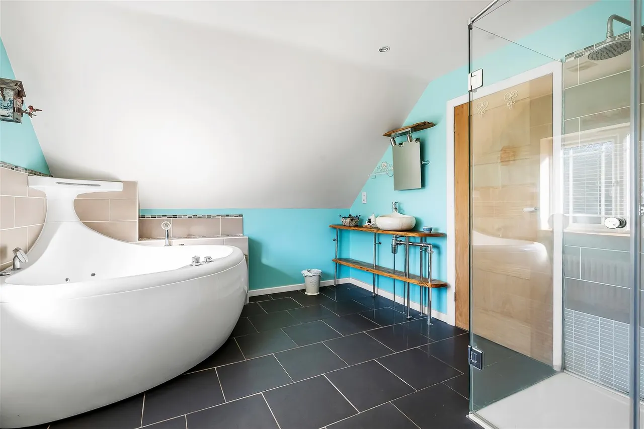 West Farm Close, Ashtead, KT21, photo 22