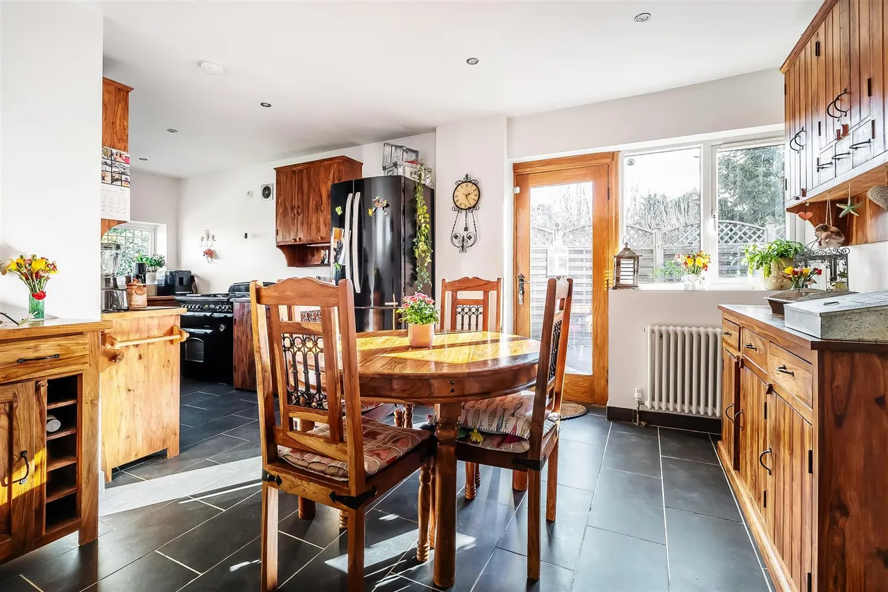 West Farm Close, Ashtead, KT21, photo 4