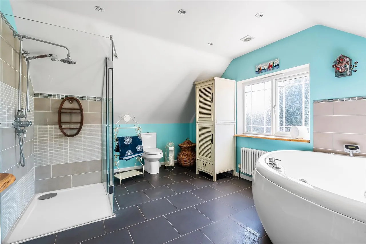 West Farm Close, Ashtead, KT21, photo 24