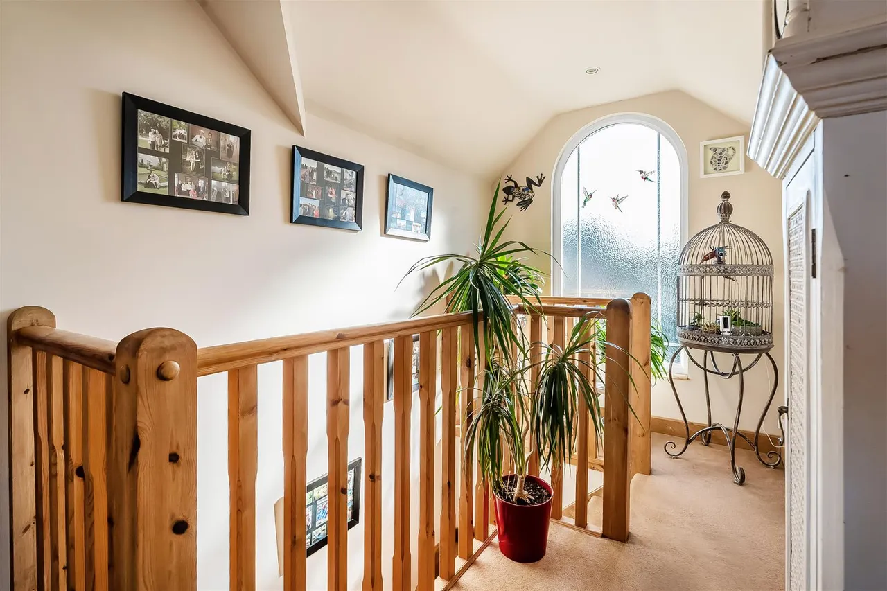 West Farm Close, Ashtead, KT21, photo 19