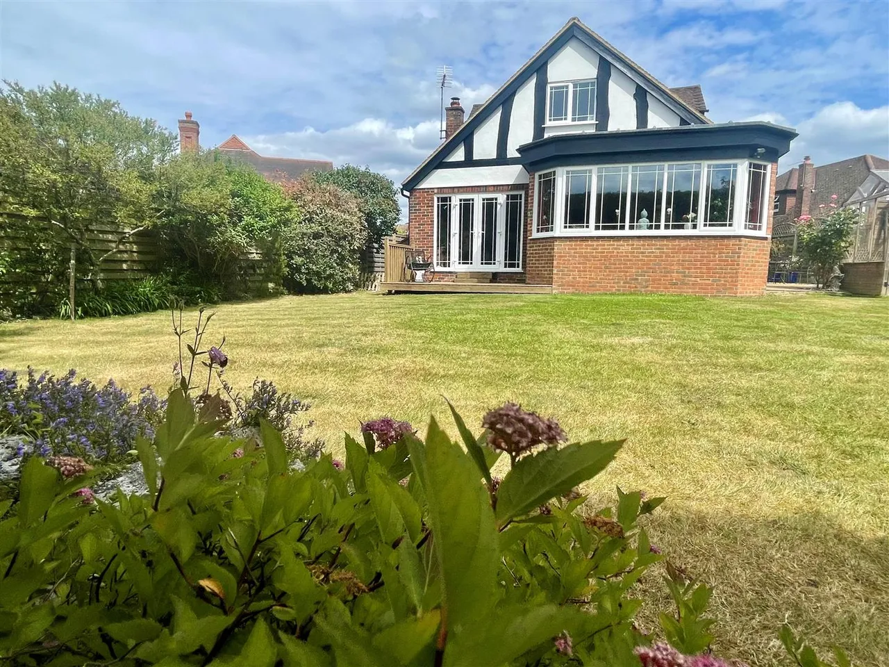 West Farm Close, Ashtead, KT21, photo 27