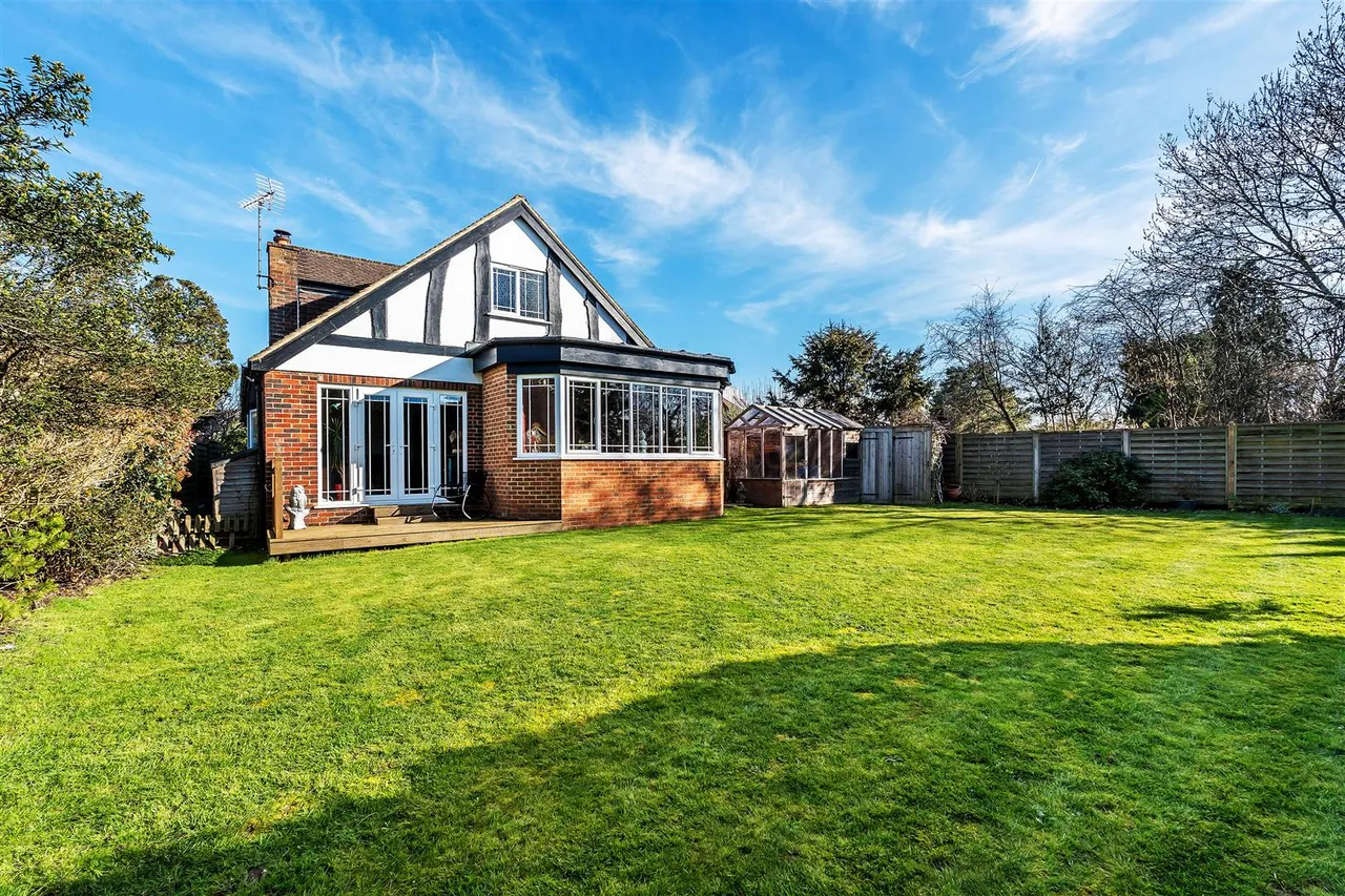 West Farm Close, Ashtead, KT21, photo 30