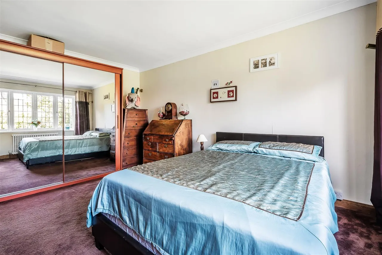 West Farm Close, Ashtead, KT21, photo 16