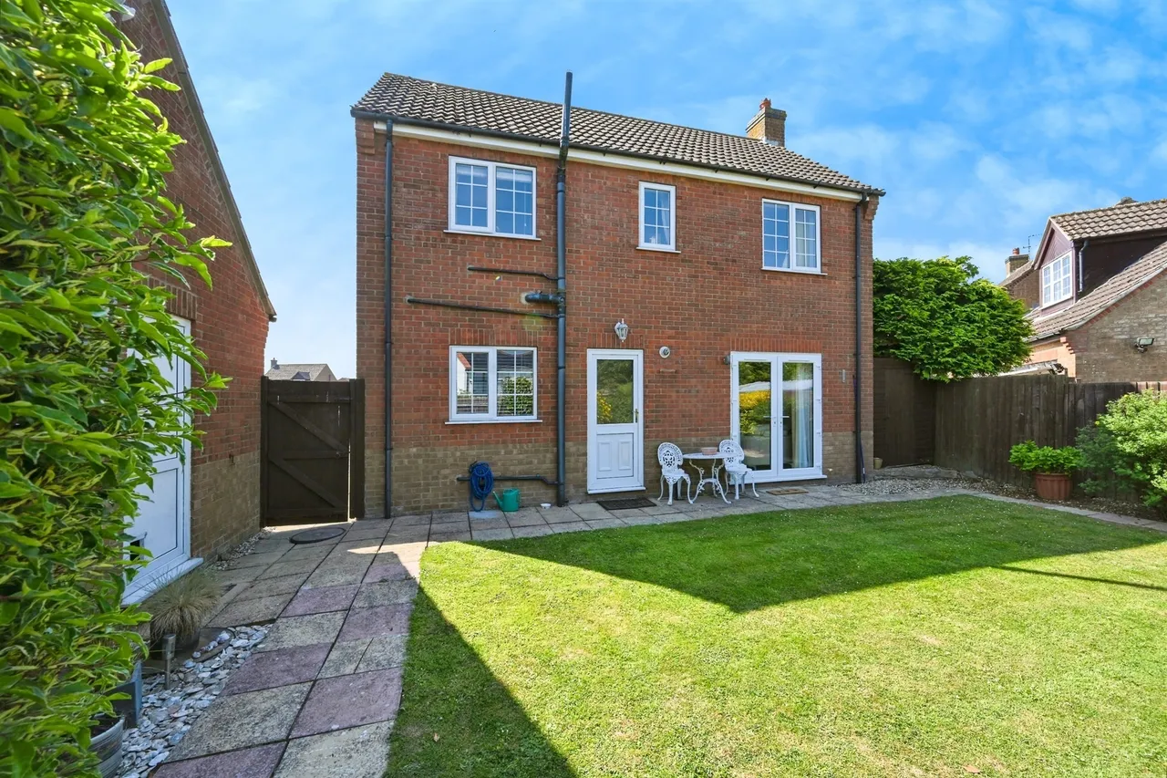 3 bed house for sale — Bayes Road, Skegness