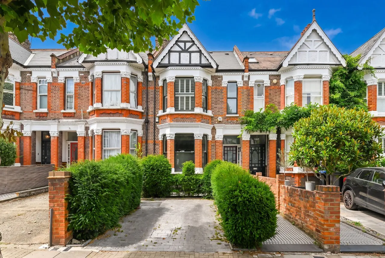 4 bed property for sale — Chevening Road, Queens Park, London, NW6 6DB