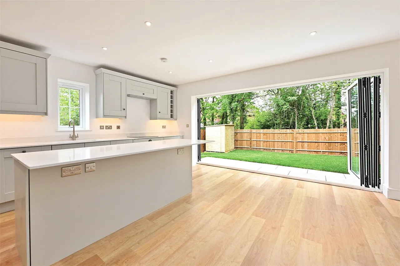 Spindle Close, Church Crookham, Fleet, Hampshire, GU52 0AP, photo 5