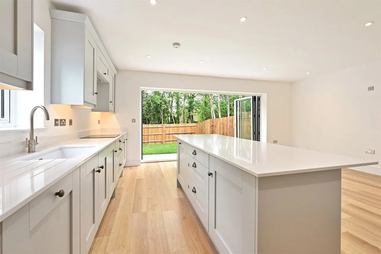 Spindle Close, Church Crookham, Fleet, Hampshire, GU52 0AP, photo 3