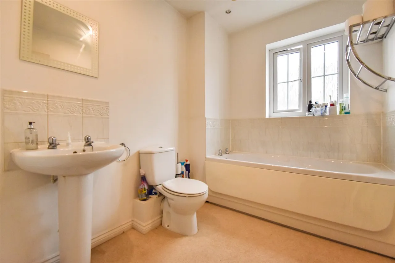 Woodland Walk, Aldershot, Hampshire, GU12 4FQ, photo 17