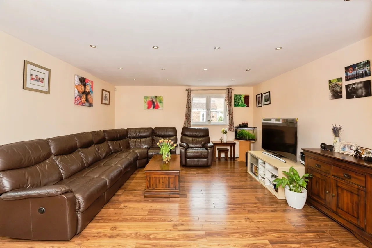 Parklands Close, Ilford, IG2, photo 2