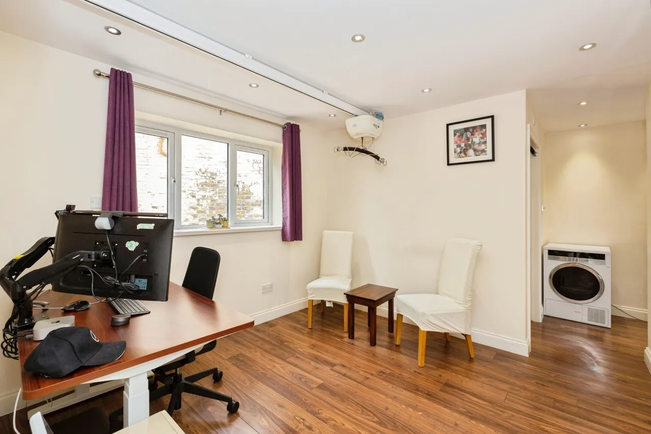 Parklands Close, Ilford, IG2, photo 5