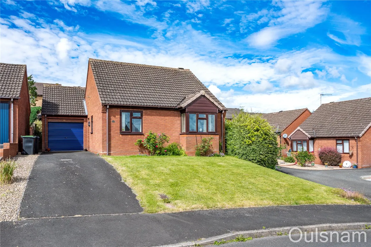2 bed house for sale — Fairoak Drive, Bromsgrove, Worcestershire, B60 3PN