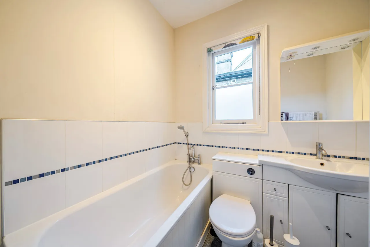 Manor Road, Raynes Park, SW20, photo 10