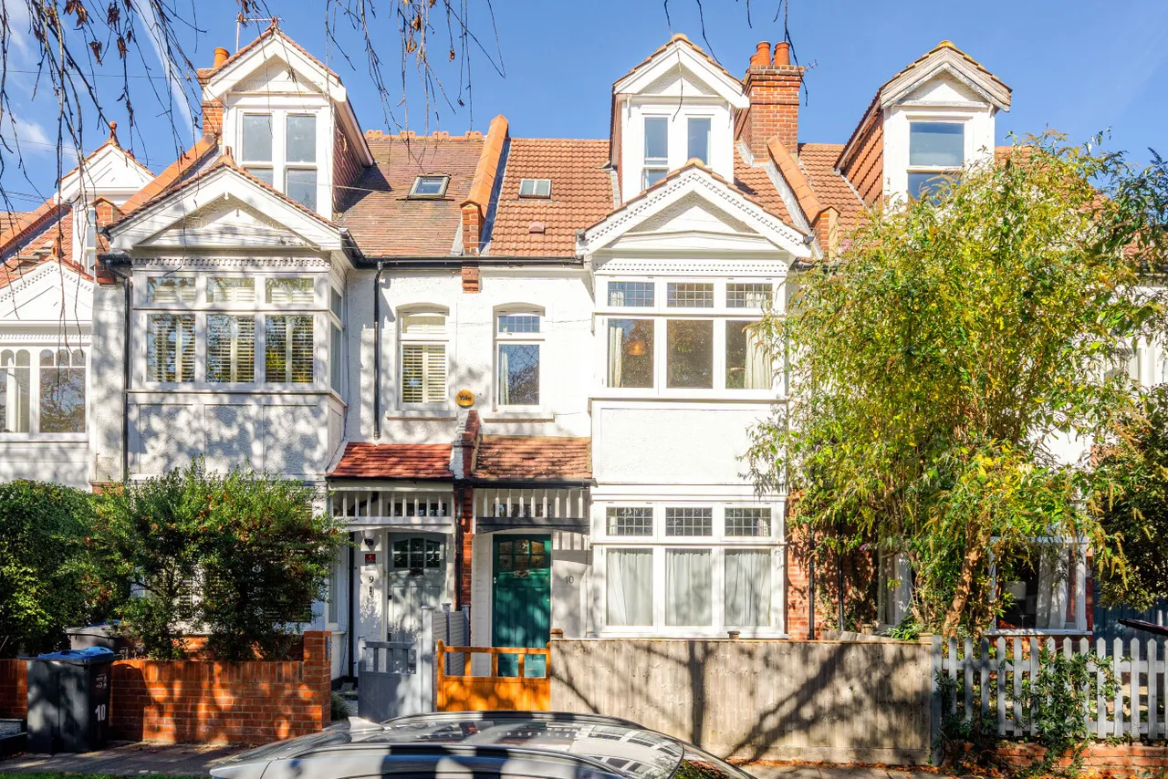 4 bed house for sale, Manor Road, Raynes Park, SW20