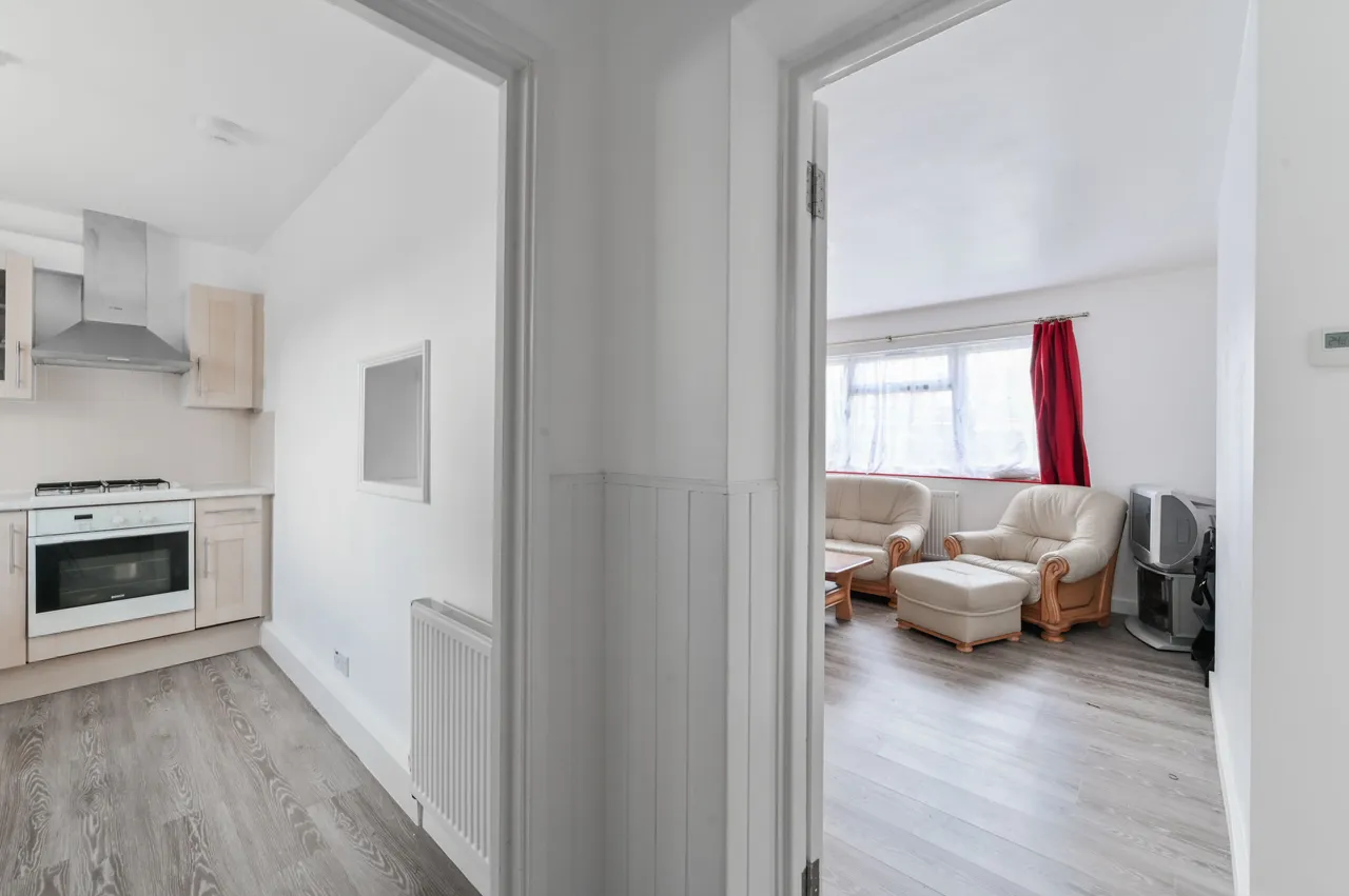 Flat 2, Empire House, Great Cambridge Road, London, photo 12
