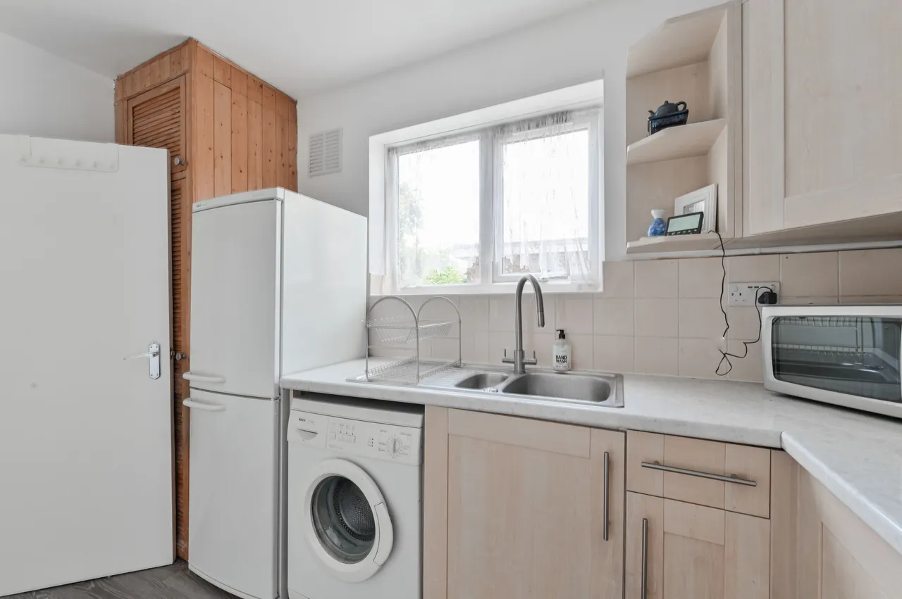 Flat 2, Empire House, Great Cambridge Road, London, photo 11