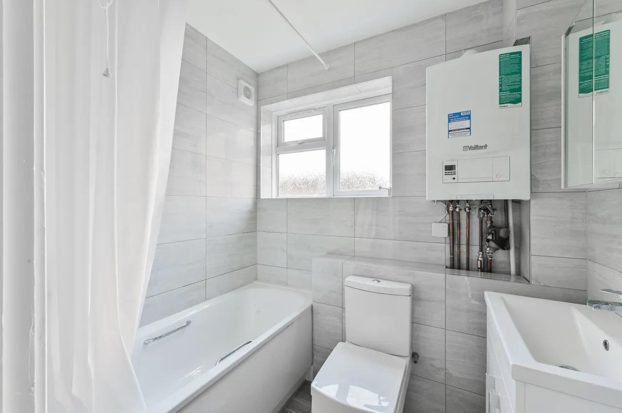 Flat 2, Empire House, Great Cambridge Road, London, photo 9