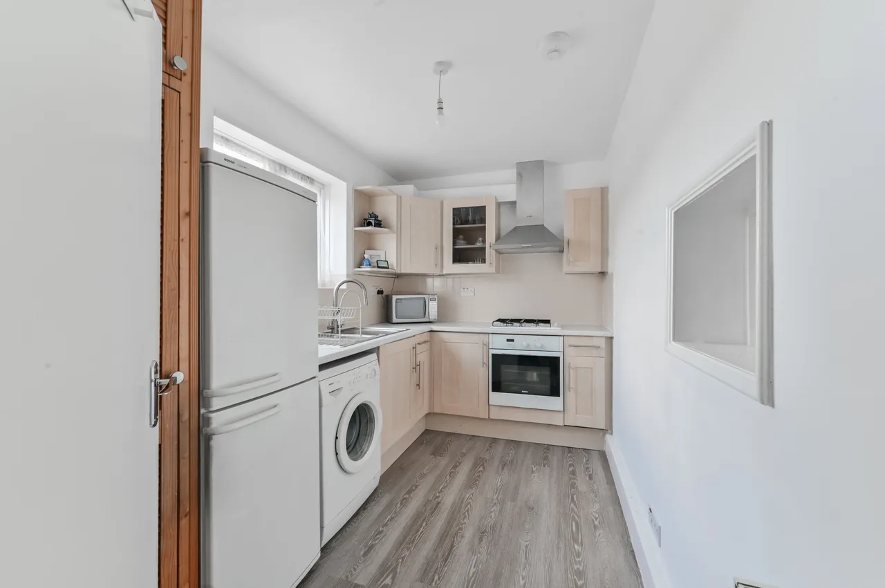 Flat 2, Empire House, Great Cambridge Road, London, photo 10