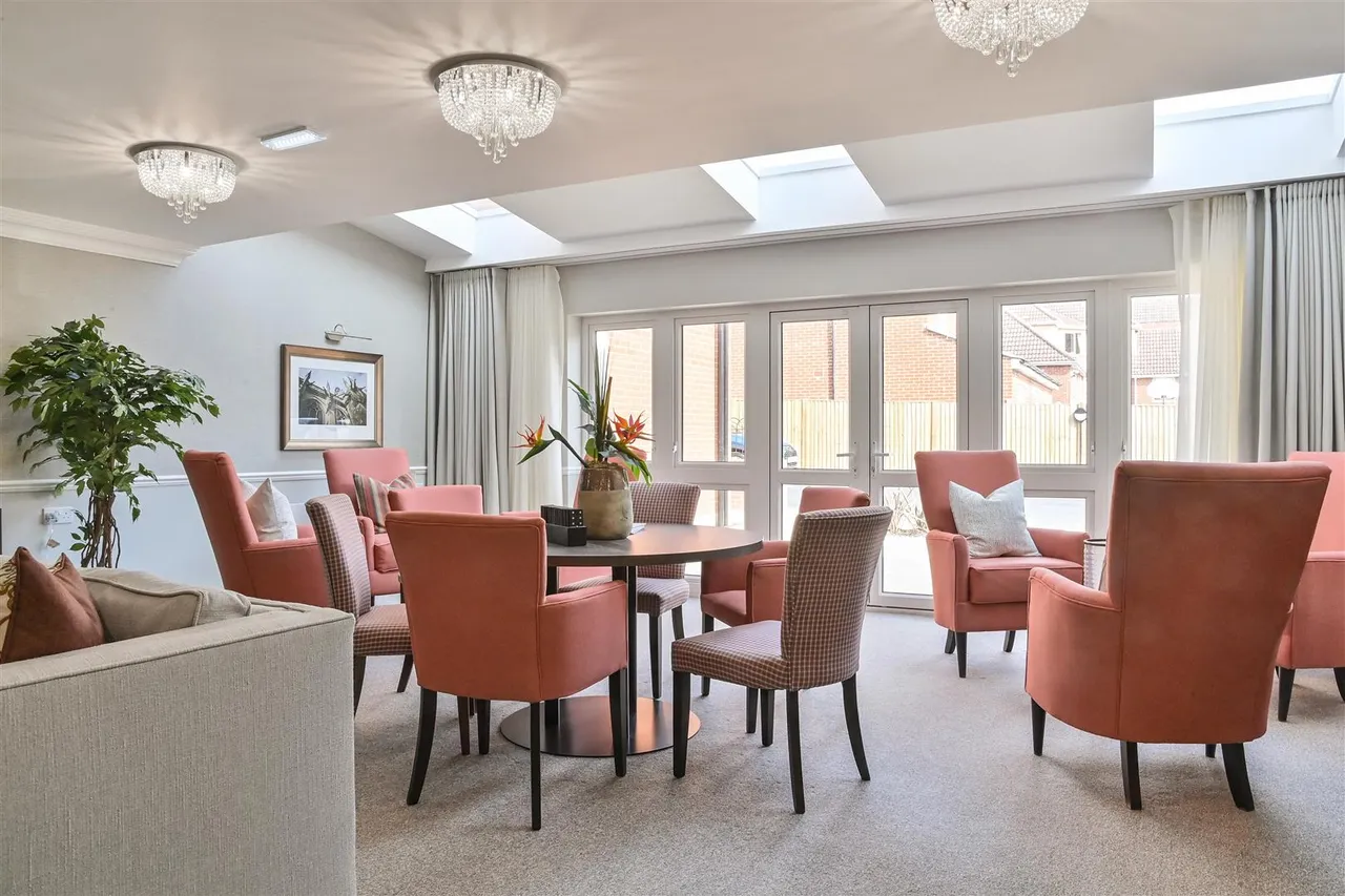 Victoria Road, Farnborough, GU14, photo 7