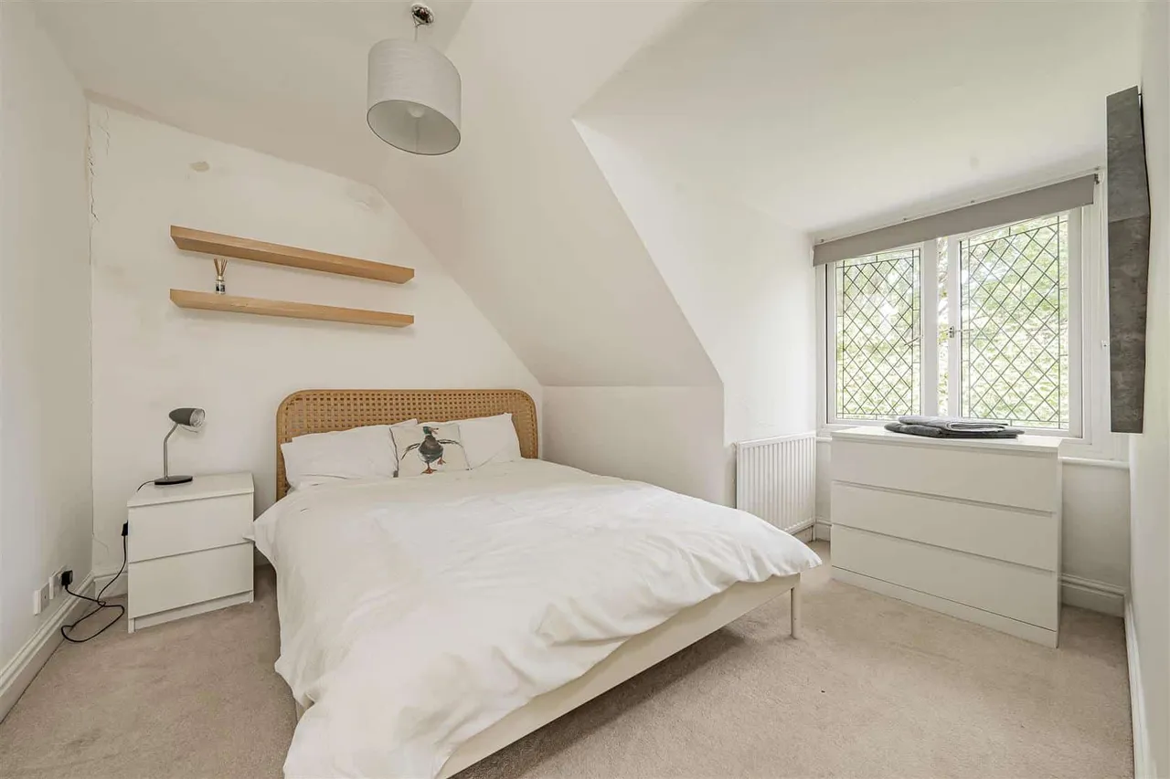 Ray Park Road, Maidenhead, Buckinghamshire, SL6 8QU, photo 10