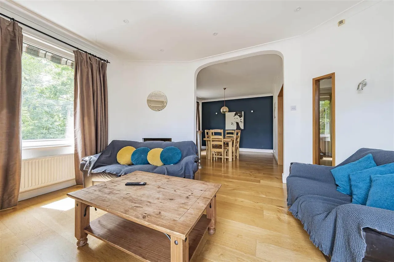 Ray Park Road, Maidenhead, Buckinghamshire, SL6 8QU, photo 5