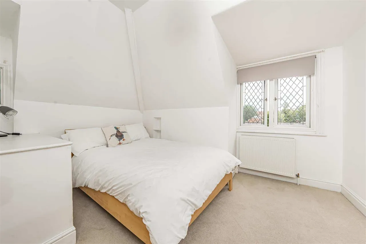 Ray Park Road, Maidenhead, Buckinghamshire, SL6 8QU, photo 9
