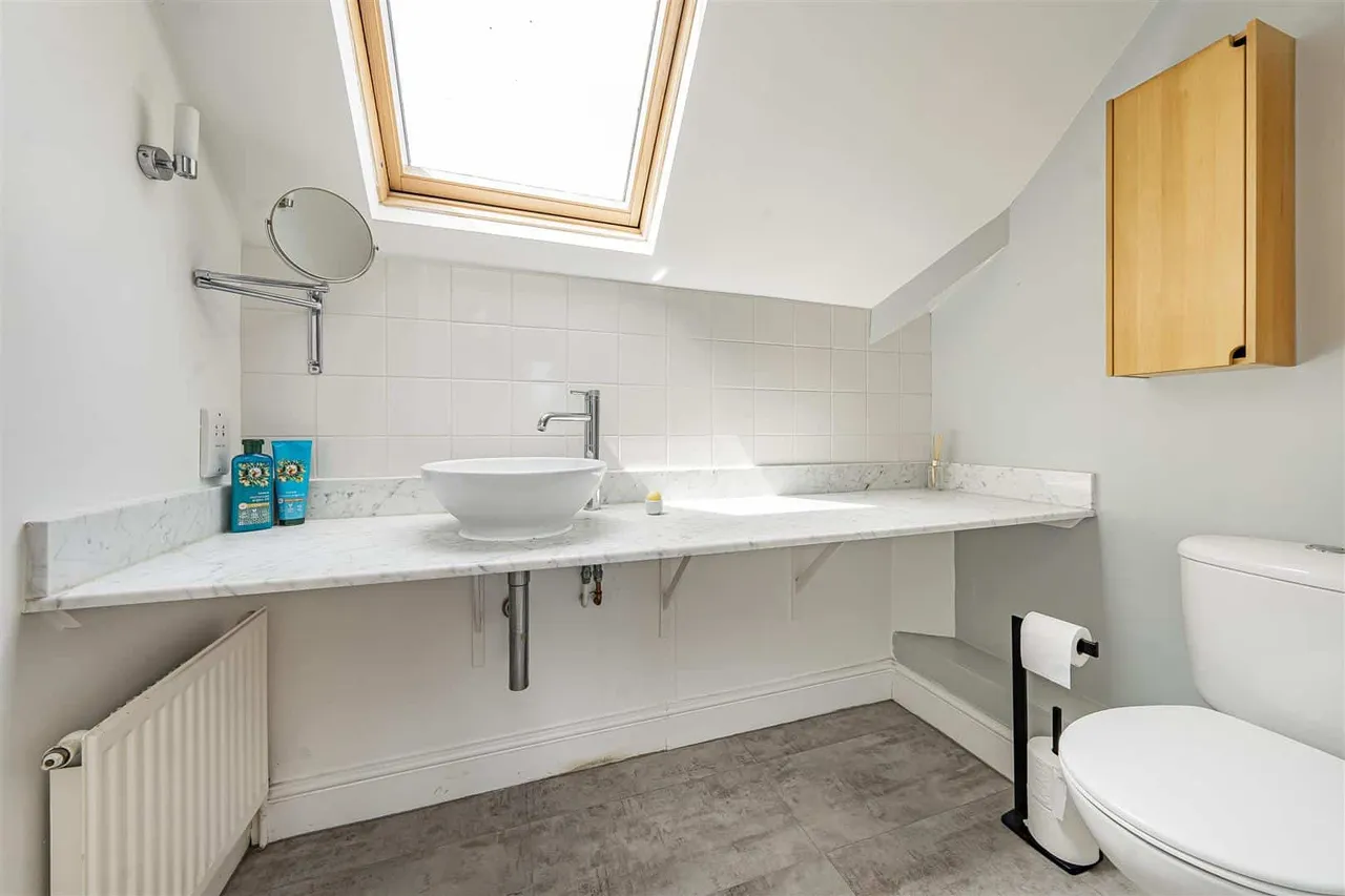 Ray Park Road, Maidenhead, Buckinghamshire, SL6 8QU, photo 13