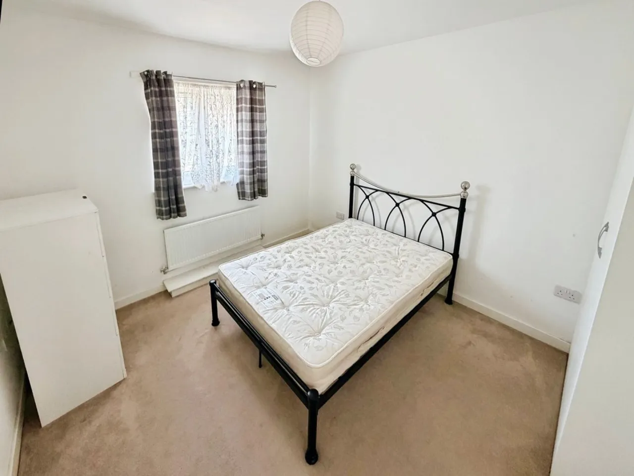 Sherbourne Fields, RG24, photo 5