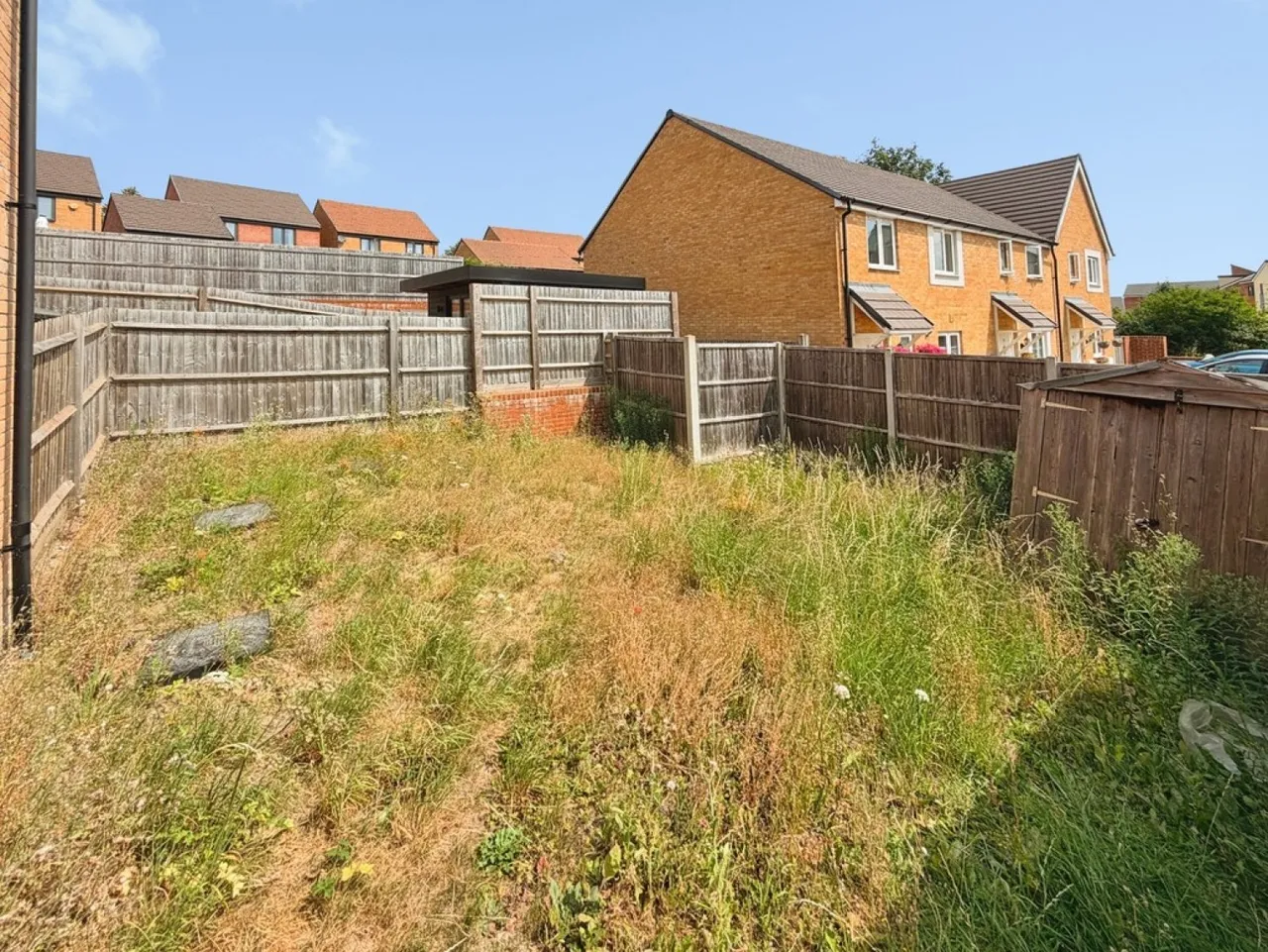 Sherbourne Fields, RG24, photo 4