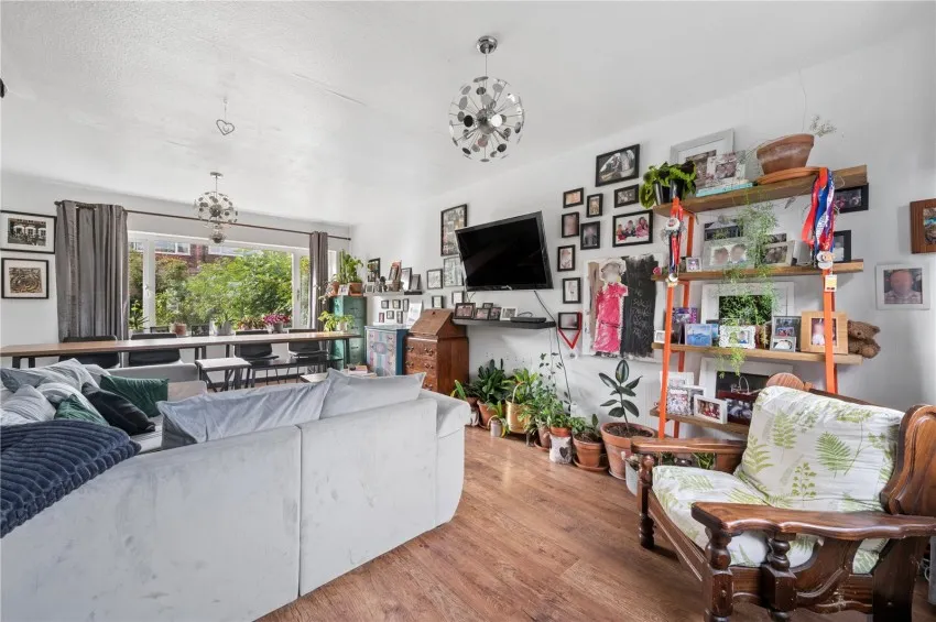 Keith Drive, Cheadle Heath, photo 2