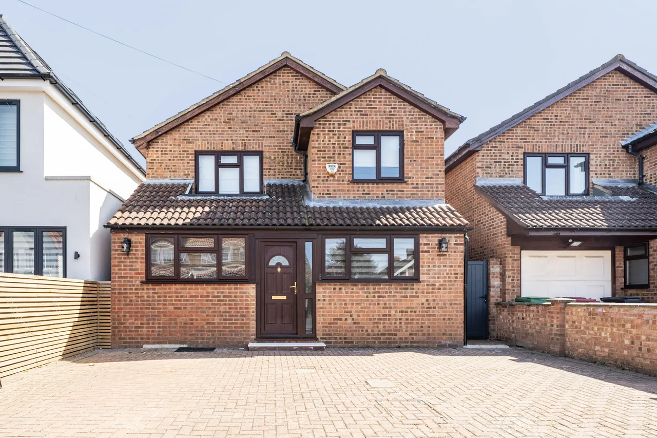 5 bed house for sale — 16A Chestnut Avenue, Slough