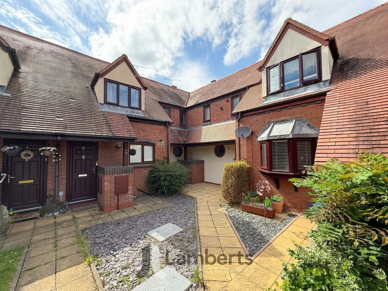 2 bed house for sale — 6 Atcheson Close, Studley