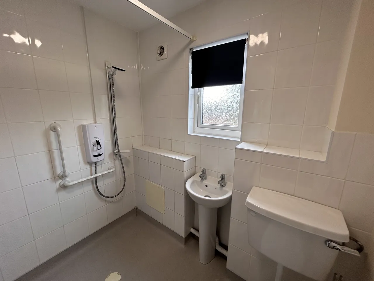 Pound Hill, RH10, photo 5