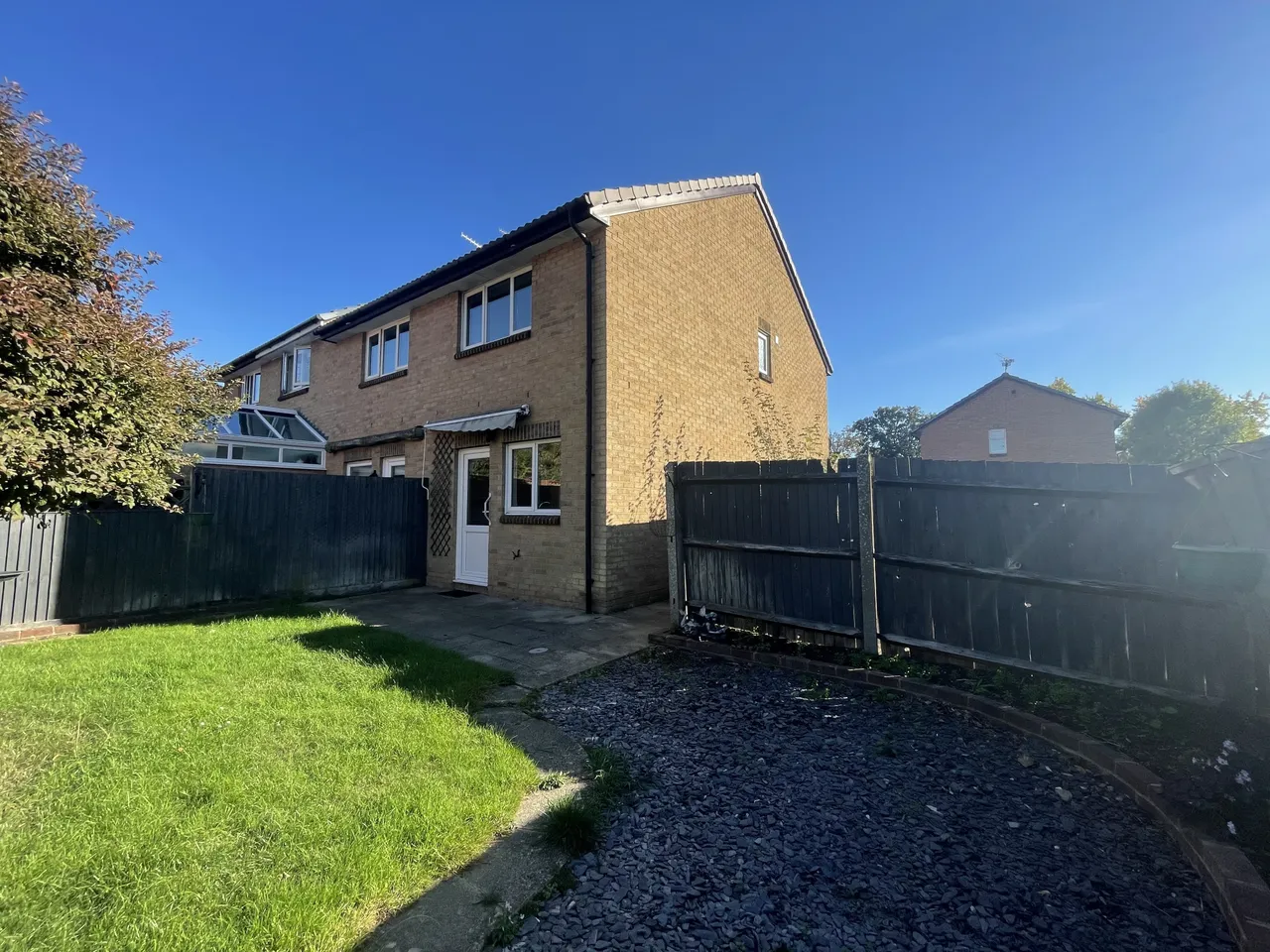 Pound Hill, RH10, photo 8