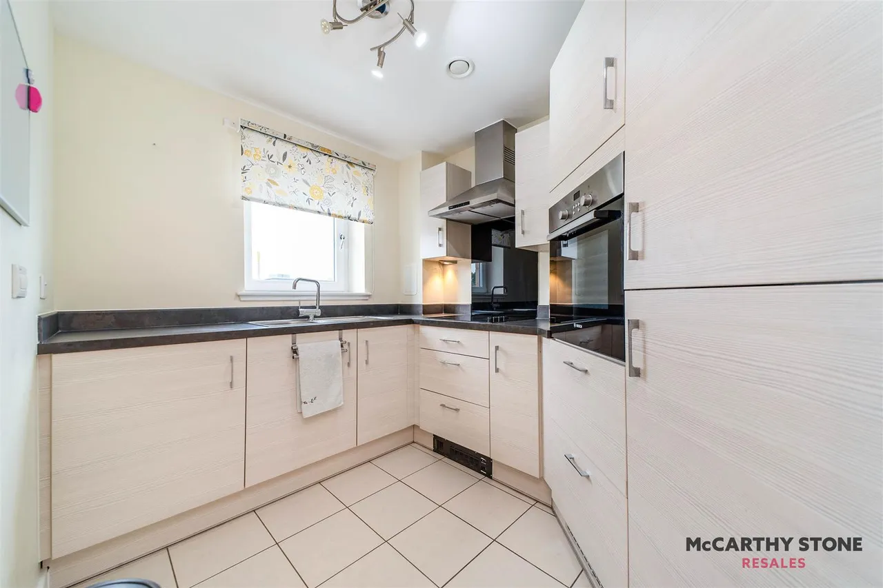Stewarton Road, Newton Mearns, G77, photo 2