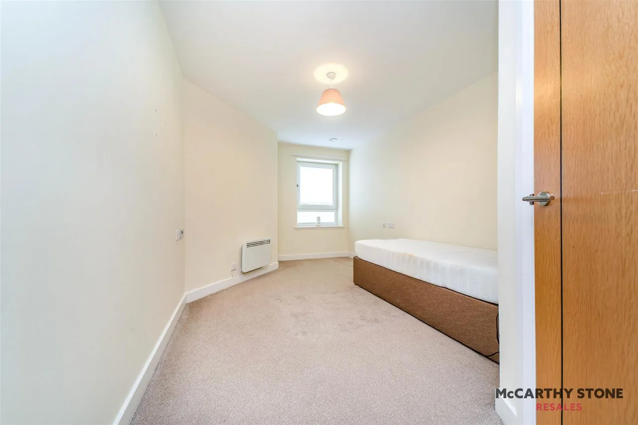 Stewarton Road, Newton Mearns, G77, photo 4